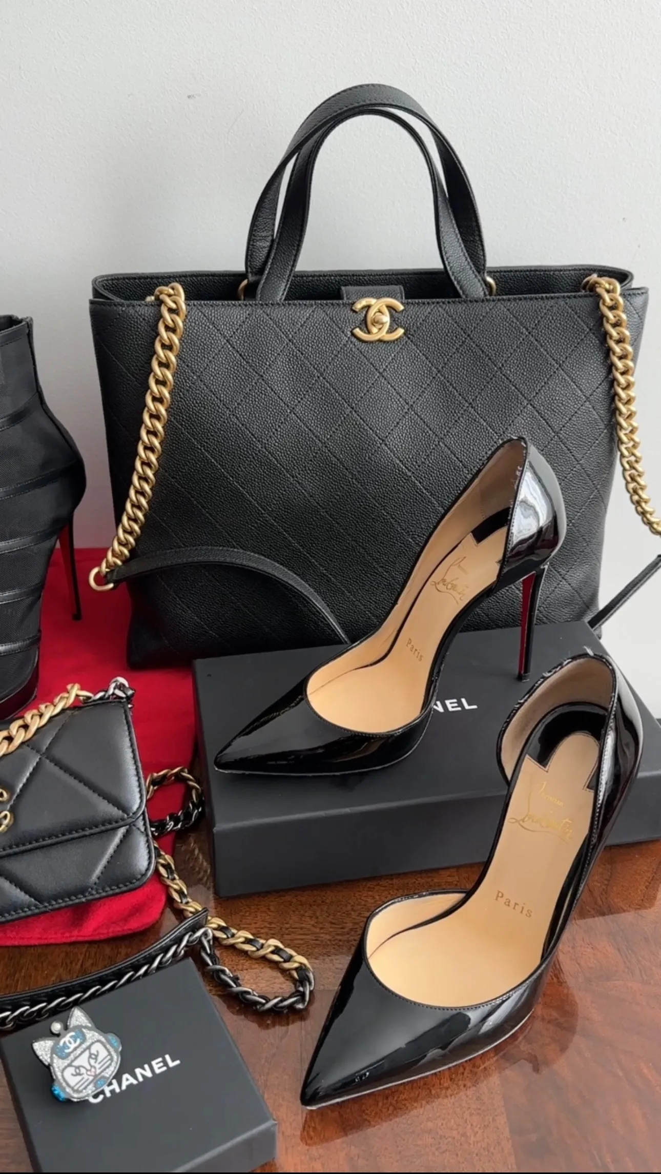 Chanel Black Stitched Caviar Leather Chic Affinity Tote Bag