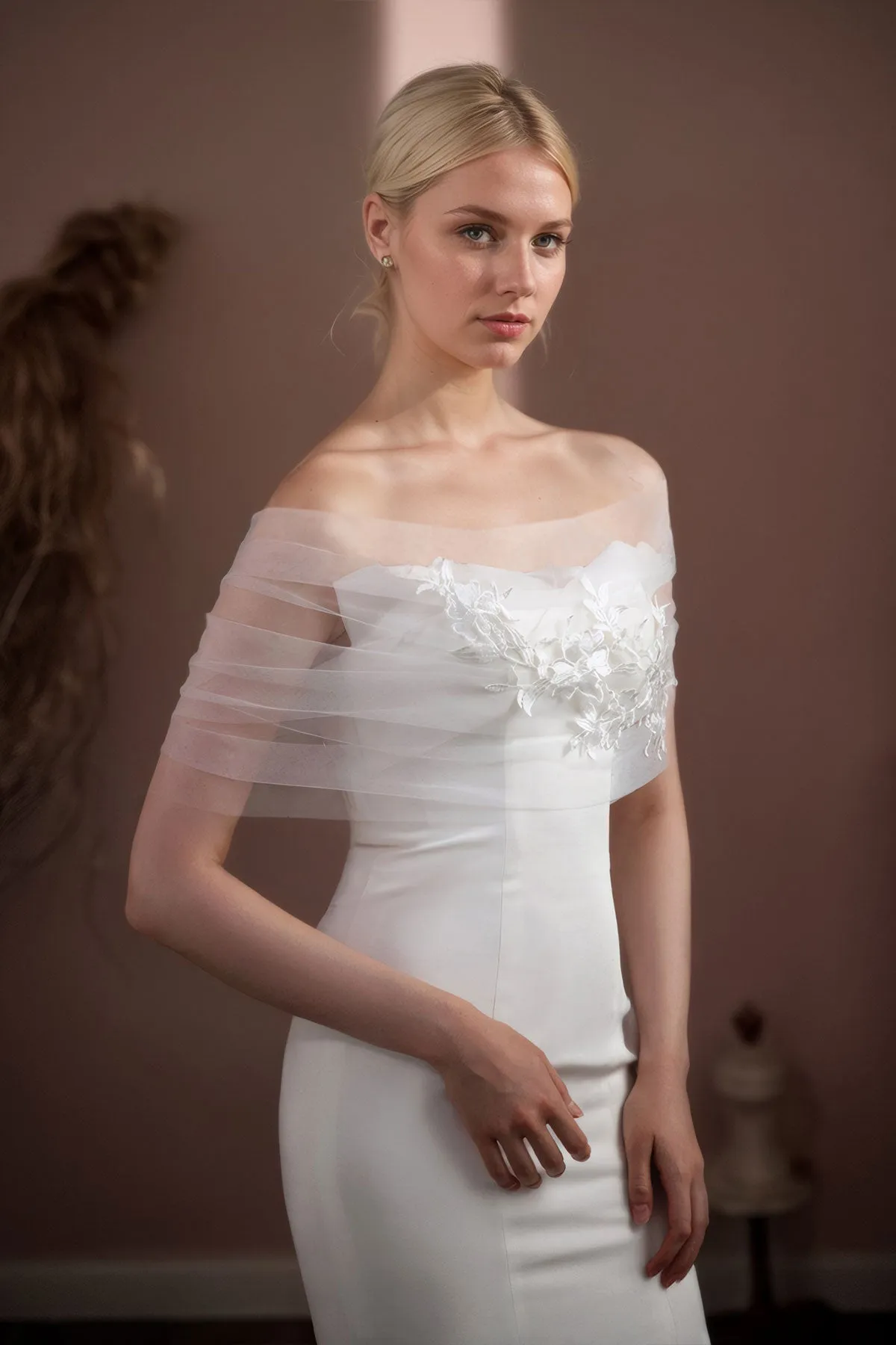 Graceful Flower Applique Tulle Bridal Shawl