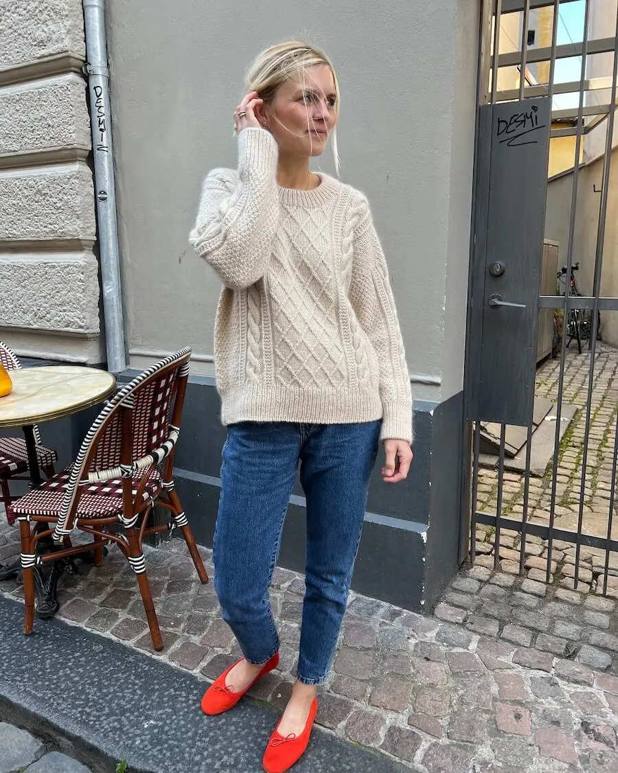 Moby sweater from Petiteknit, No 1 yarn kit