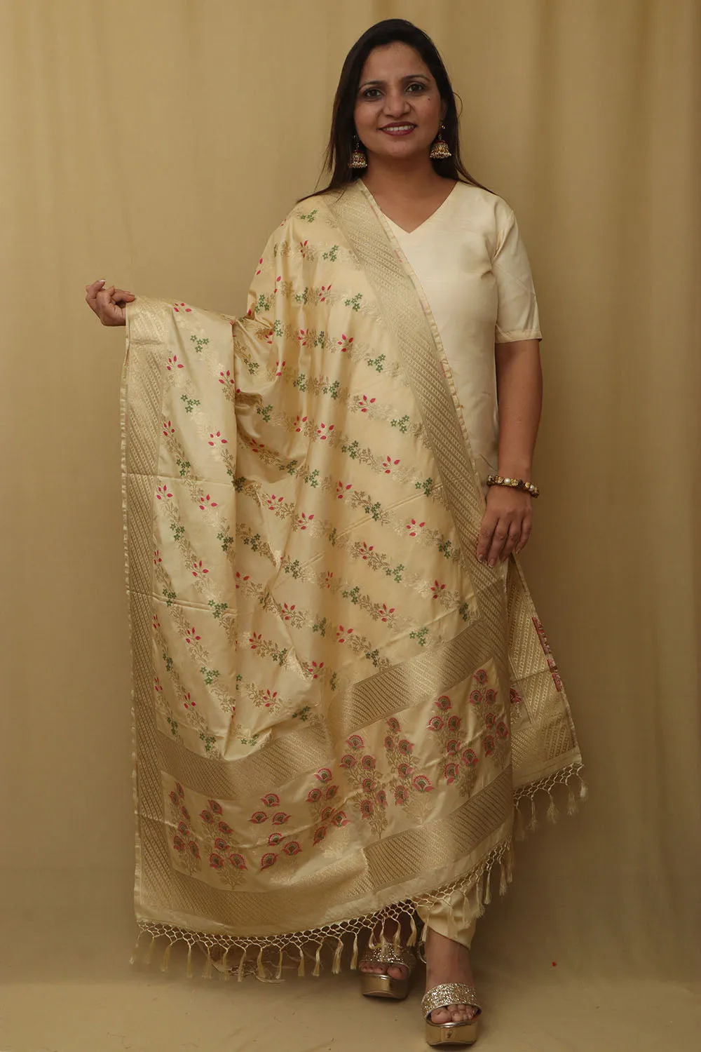 Pastel Banarasi Silk Dupatta: Elegant & Luxurious