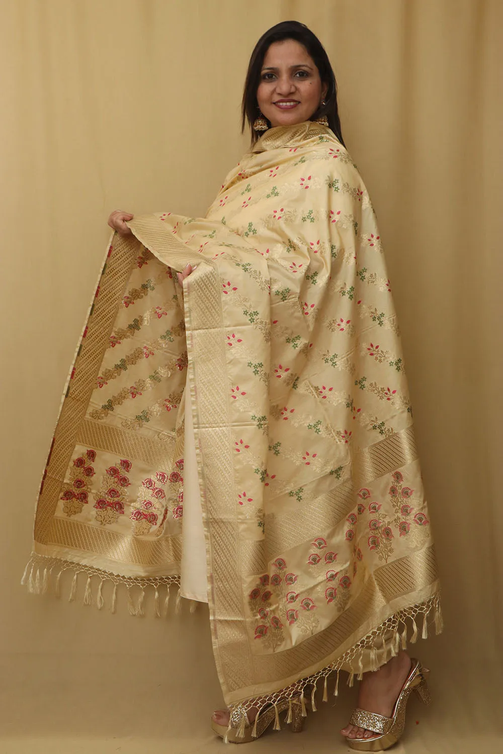 Pastel Banarasi Silk Dupatta: Elegant & Luxurious